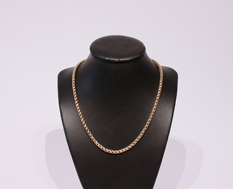 14 ct. gold necklace, stamped HØG.
5000m2 showroom.