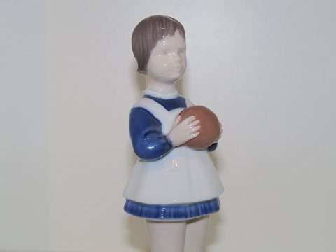 Bing & Grondahl figurine
Girl with ball
