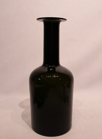 Stor mørkegrøn glas vase af Otto Brauer for Holmegaard.
5000m2 udstilling.
