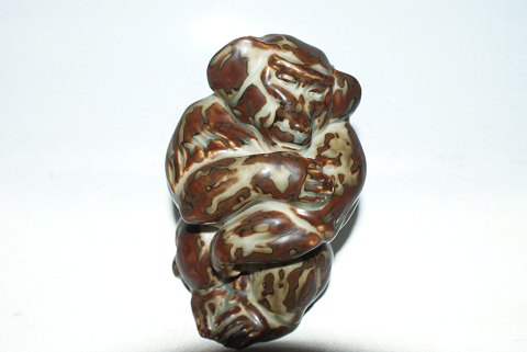 Royal Copenhagen Stoneware Figure, sitting monkey
design Knud Kyhn.
Dek. nr.20216
