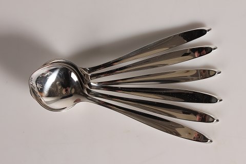 Mimosa flatware
of sterling silver
Medium Spoons
L 17,5 cm