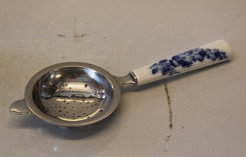 Danish Porcelain Blue Flower braided Tableware Strainer spoon 18.5 cm Georg 
Jensen Stainless Steel and porcelain handle