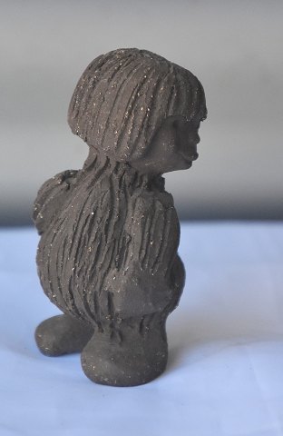 Vibeke Utke Ramsing
Trold, som kigger over skuldren
Keramik
