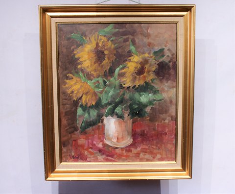 Oil painting with motif of sunflowers in gilded frame, by Mogens Vantore.
5000m2 showroom.
