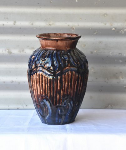 Vase med blå og brunligt, blankt glasur
Næstved Keramik