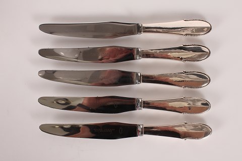 Georg Jensen
Kuglebestik
Store middagsknive
L 24,5 cm