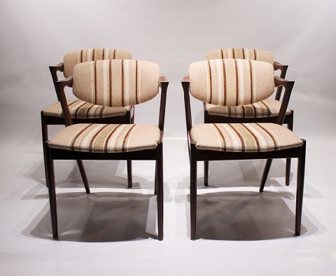 A set of 6 dining chairs, model 42, designed by Kai Kristiansen and manufactured 
by Schou Andersen in the 1960s. 
5000m2 showroom.