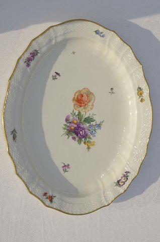 Royal Copenhagen porcelain, Saxon flower, Oval dish 1557