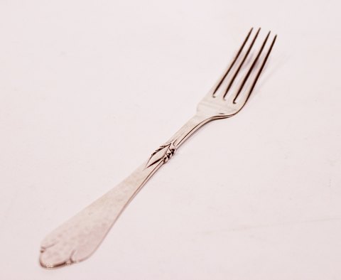 Lunch fork in Freja, hallmarked silver.
5000m2 showroom.