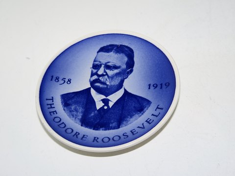 Royal Copenhagen miniature plate
Thedore Roosevelt 1858-1919

