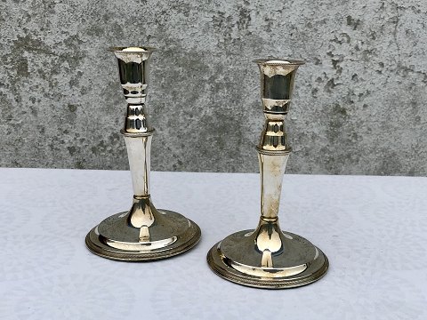 Silber
Kerzenleuchter
Svend Tox Schwert
* Gesamtpreis
1475 DKK