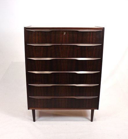 Chest of drawers in rosewood of danish design from the 1960s. 
5000m2 showroom.