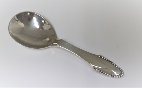 Georg Jensen. Silberbesteck . Sterling (925). Kugle. Zuckerlöffel . Länge 11,5 
cm.
