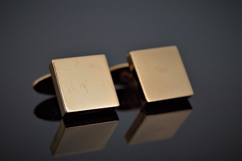 Chr. Sørensen & Søn; A pair of quadratic cufflinks of 14k gold, massive