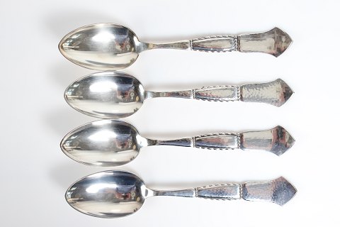 Louise Silver Cutlery
Soup Spoon
L 21,3 cm