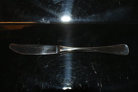 Patricia Silver Dessert / Fruit knife
W & S Sørensen Horsens silver
Length 17.5 cm.