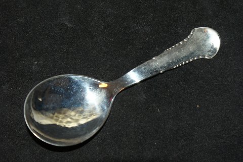 Sukkerske Fredensborg Sølv
Længde 10,5 cm.