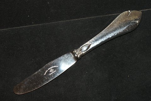 Frokostkniv / Middagskniv Freja  sølv
Længde 20 cm.
