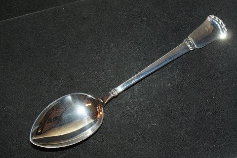 Dessert spoon / Lunch spoon Maud Silver
A.P. Berg silver
Length 16.5 cm.