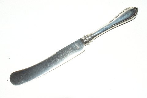 Dinner Knife New Pearl Series 5900, (Perlekant Cohr) Danish silver cutleryFredericia silverLength 26 cm.SOLD