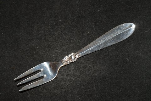 Cake Fork Princess no. 3100 Silver Flatware
Frigast Danish silver cutlery
Length 13.5 cm.