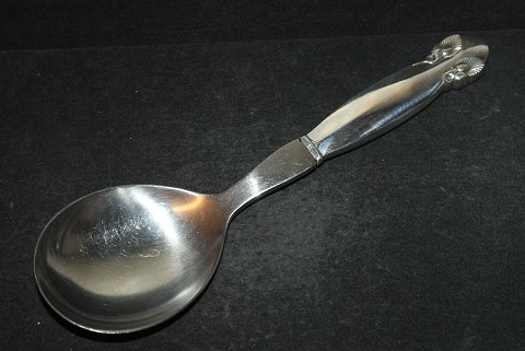 Potato / Serving spoon, with stainless steel, Pinje / Bittersweet # 79
Design Gundorph Albertus 1940,
Georg Jensen Silver
Length 19.5 cm.