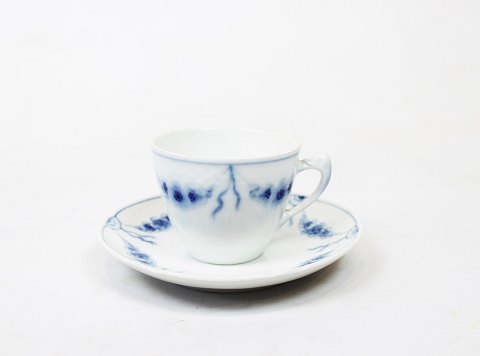 Mocca cup with saucer, no.: 108B in Empire by B&G.
5000m2 showroom.
