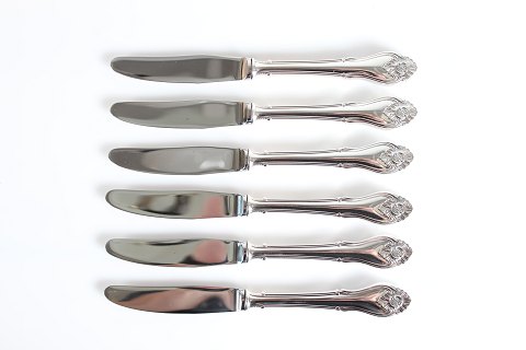 Rokoko Flatware
Horsens Sølv
Lunch knives
L 19 cm