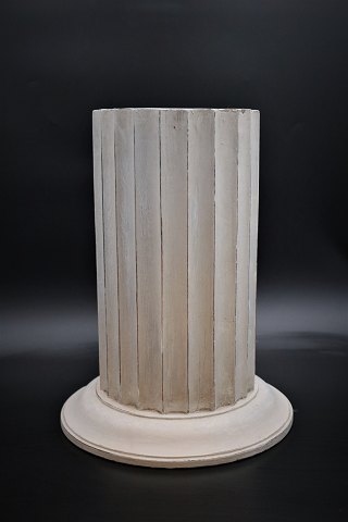 Decorative, old Swedish pedestal in wood with gray paint 
and with a nice patina. H:37.5cm.