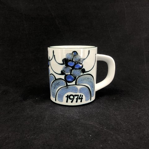 Royal Copenhagen small year mug 1974
