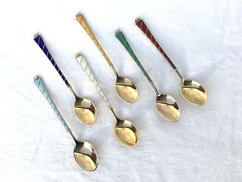Gilded sterling silver
Mocca spoons
6 pieces
* 500kr