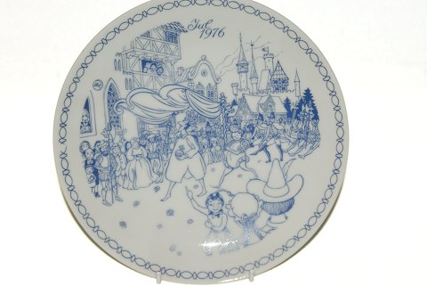 Christmas Plate from BYGDØ Denmark in 1976
HC Andersen
The Emperor