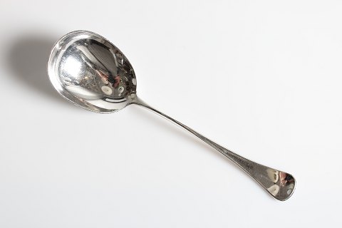 Patricia Silver cutlery
Serving spoon
L 20,5 cm