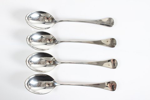 Patricia Silvercutlery
Soup spoons
L 19,5 cm