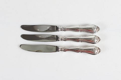 Rosenborg Silver Cutlery
by A. Dragsted
Lunch knives
L 18,5 cm