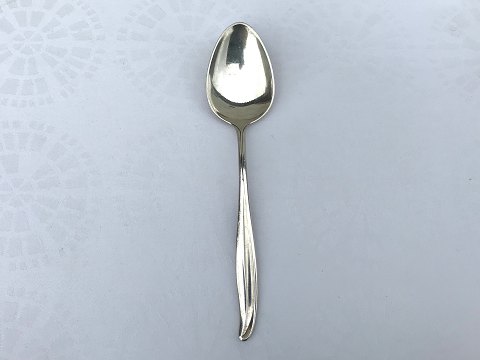Silverplate
Columbine
Dessert spoon
* 25kr
