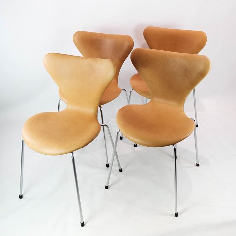 A Set Of 4 Seven Chairs - Model 3107 - Patinated Cognac Leather - Arne Jacobsen 
- Fritz Hansen