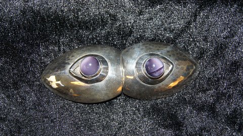 Elegant silver Belt buckle with purple stone
Stamped 830S
Height 27.36 mm
Width 8 cm approx