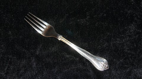 Dinner fork #Hellas Sølvplet
Produced by A.P. Berg, Assens.
Length 19.7 cm
