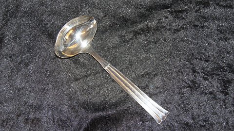 Sauce spoon, #Regent Sølvplet cutlery
Producer: Victoria
Length 17.5 cm.
