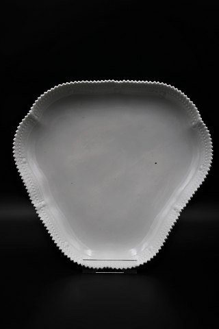 Royal Copenhagen dish in Perle dinnerware with the Juliane brand.
Measures: 26x28cm. ...