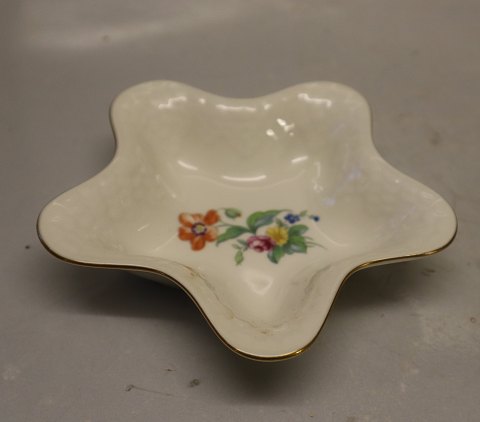 042 a Star shaped dish 20.5 cm (342) B&G Saxon Flower Creme porcelain