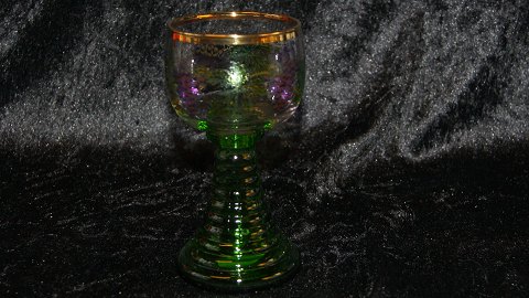 Rømer Glas med Drueranke og guldkant
Højde 13 cm
Brede 6,3 cm i dia