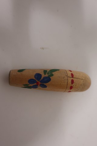 Case / cover for needlesThe old cover is made of wood