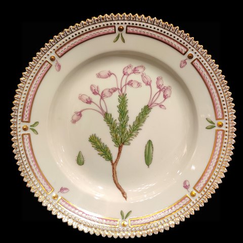 Royal Copenhagen, Flora Danica; Cake plate #3551