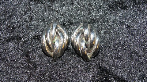 Ear Clips in Silver
Stamped 925
Height 32.24 mm
Width 20.78 mm