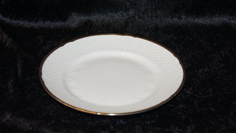Breakfast Plate # Åkjær Bing and Grondahl
Deck No. 26
Wide 21.5 in Dia
Nice and well maintained condition