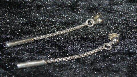 Elegant # Earrings with chain in Silver
Stamped 925s
