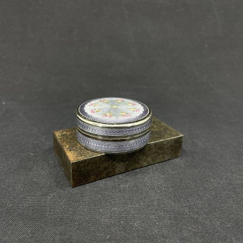 Fine silver box with enamel