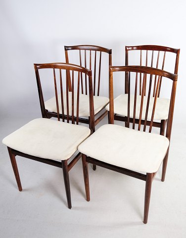 Set of 4 rosewood chairs, Henning Sørensen, 1968
Great condition
